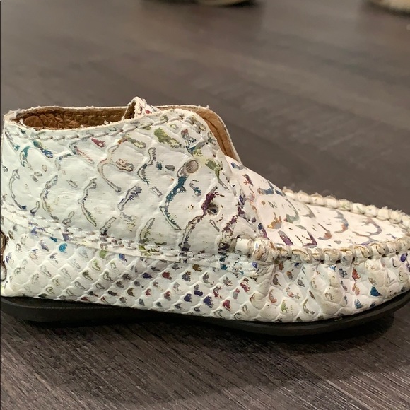 Colorful scales white baby Atlanta moccasin - Picture 7 of 8